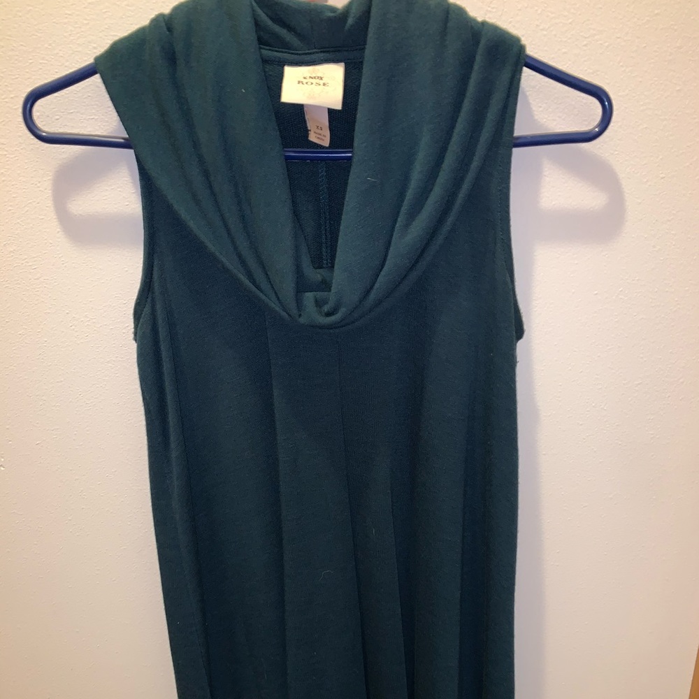 Forest green turtle neck sleeveless top